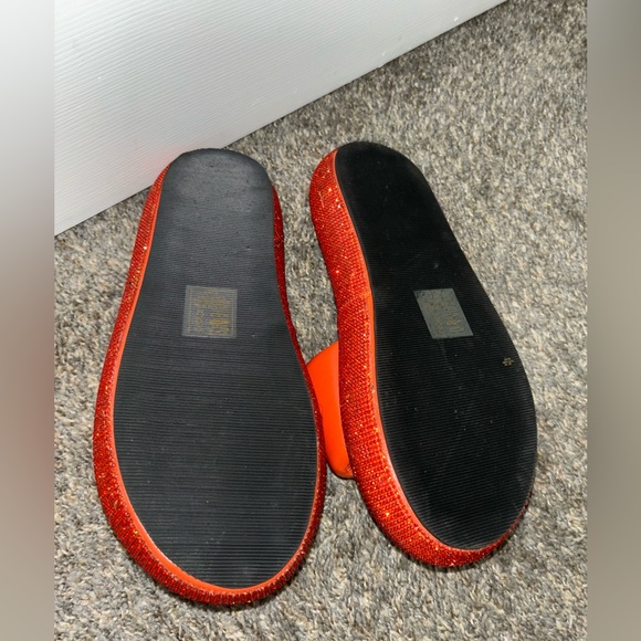 Azalea Wang Slides - Picture 5 of 6